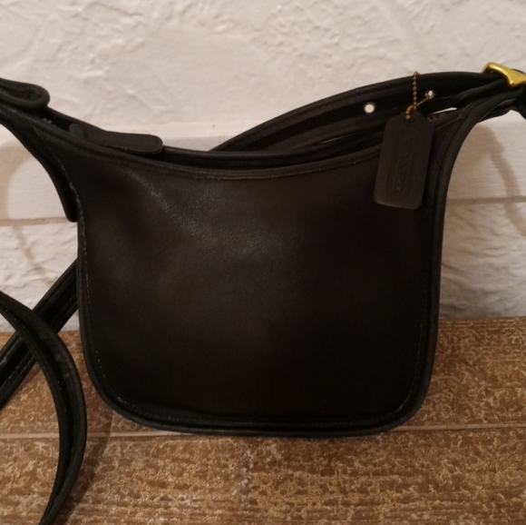 Coach Handbags - Vintage Coach Purse